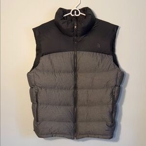 The North Face Men's Black and Gray Puffer Vest 700